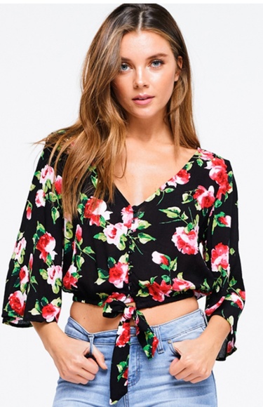 Tops - Floral Blouse!! Crop Top!